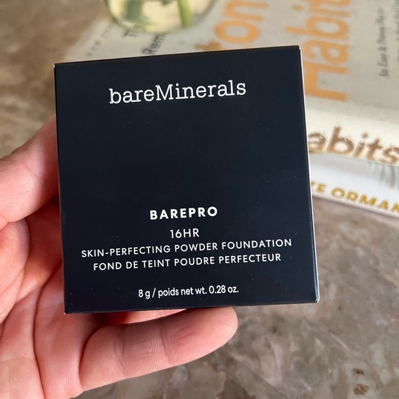 bareMinerals BAREPRO 16HR Skin-Perfecting Powder Foundation - Picture 8 of 8